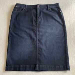 Talbots Denim Pencil Skirt in Dark Wash Denim with Back Slit in Size 16